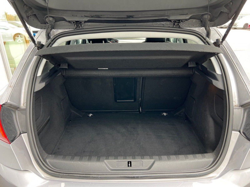 Photo 20 de l'offre de PEUGEOT 308 1.2 PURETECH 130CH E6.3 S&S ALLURE BUSINESS EAT8 à 16990€ chez Carlyss automobiles Vitré