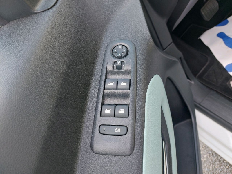 Photo 10 de l'offre de CITROEN BERLINGO M PURETECH 130CH S&S FEEL EAT8 E6.D à 22990€ chez Carlyss automobiles Vitré
