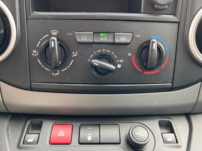 Photo 12 de l'offre de CITROEN BERLINGO BLUEHDI 100CH FEEL S&S ETG6 à 16490€ chez Carlyss automobiles Vitré