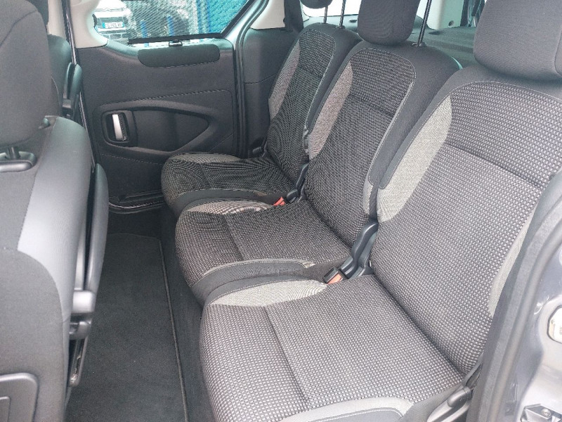 Photo 17 de l'offre de PEUGEOT PARTNER TEPEE 1.6 BLUEHDI 120CH OUTDOOR S&S à 15990€ chez Carlyss automobiles Vitré