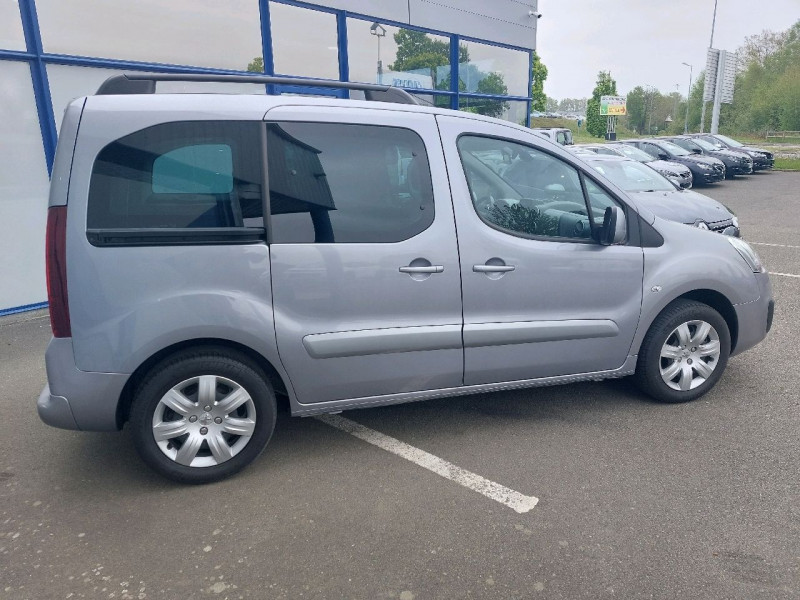 Photo 5 de l'offre de PEUGEOT PARTNER TEPEE 1.6 BLUEHDI 120CH OUTDOOR S&S à 15990€ chez Carlyss automobiles Vitré