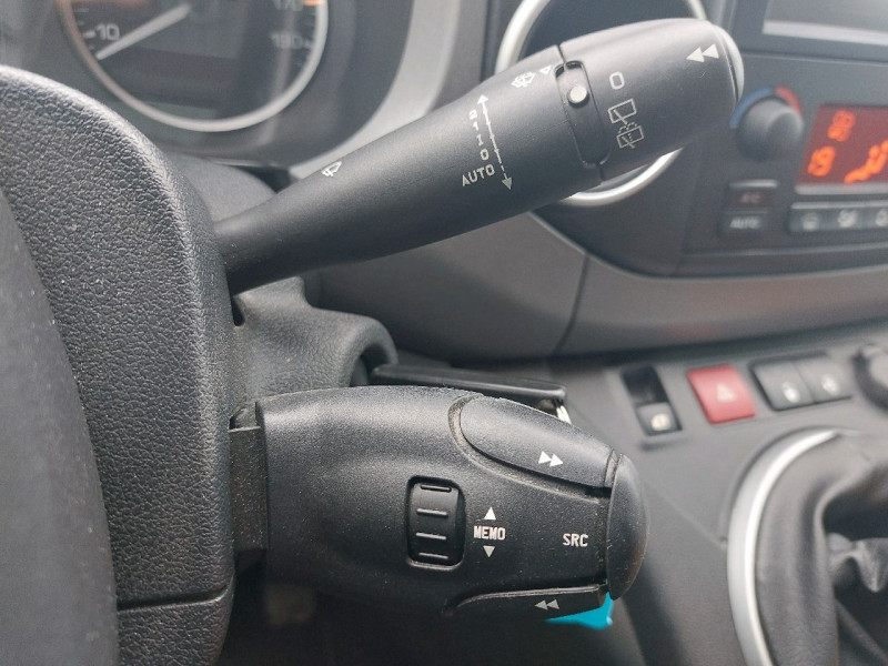 Photo 14 de l'offre de PEUGEOT PARTNER TEPEE 1.6 BLUEHDI 120CH OUTDOOR S&S à 15990€ chez Carlyss automobiles Vitré