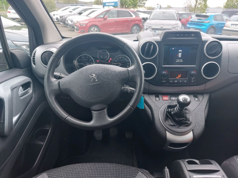 Photo 7 de l'offre de PEUGEOT PARTNER TEPEE 1.6 BLUEHDI 120CH OUTDOOR S&S à 15990€ chez Carlyss automobiles Vitré