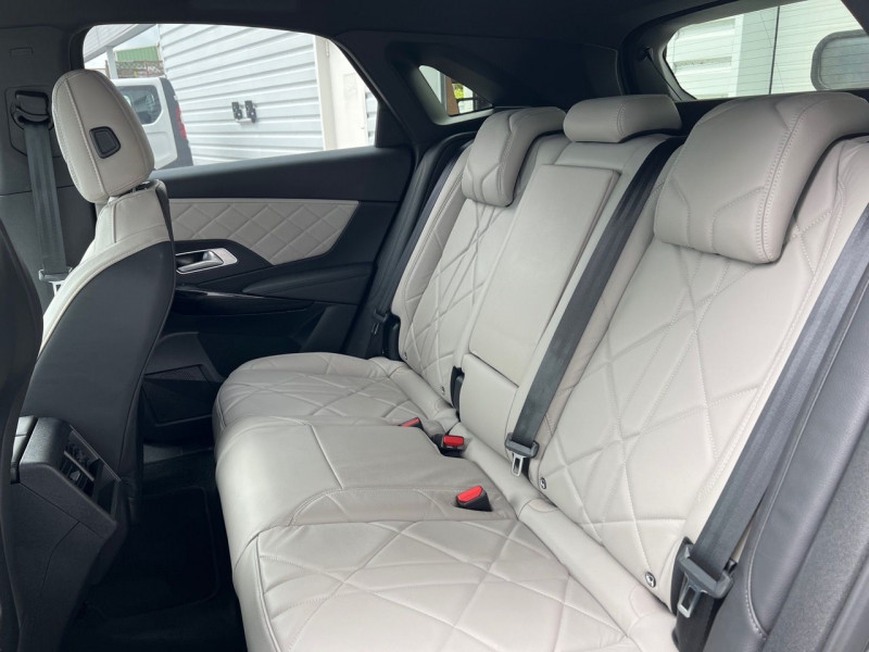 Photo 10 de l'offre de DS DS 7 CROSSBACK BLUEHDI 180CH GRAND CHIC AUTOMATIQUE 128G à 28990€ chez Carlyss automobiles Vitré