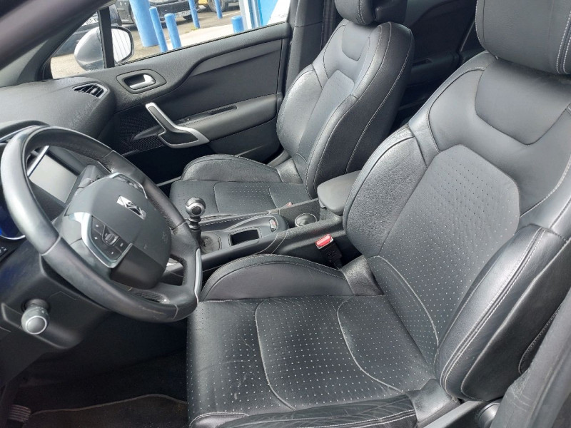 Photo 7 de l'offre de CITROEN DS4 2.0 BLUEHDI 150CH EXECUTIVE S&S à 13490€ chez Carlyss automobiles Vitré