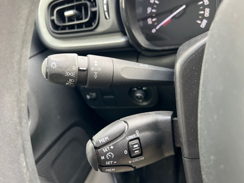 Photo 8 de l'offre de CITROEN C3 1.5 BLUEHDI 100CH S&S FEEL PACK E6.D à 14490€ chez Carlyss automobiles Vitré