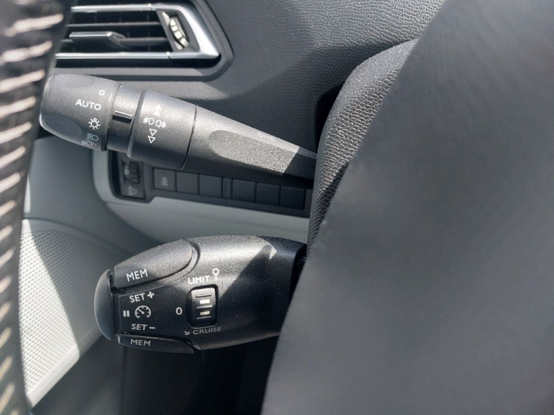 Photo 17 de l'offre de PEUGEOT 308 1.2 PURETECH 82CH ACTIVE 5P à 11790€ chez Carlyss automobiles Vitré