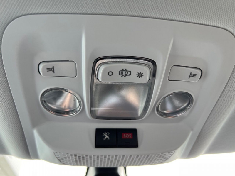 Photo 17 de l'offre de PEUGEOT 2008 1.5 BLUEHDI 120CH E6.C ALLURE S&S EAT6 à 16490€ chez Carlyss automobiles Vitré