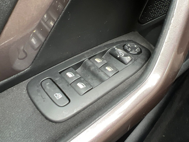 Photo 11 de l'offre de PEUGEOT 2008 1.2 PURETECH ACTIVE à 10790€ chez Carlyss automobiles Vitré