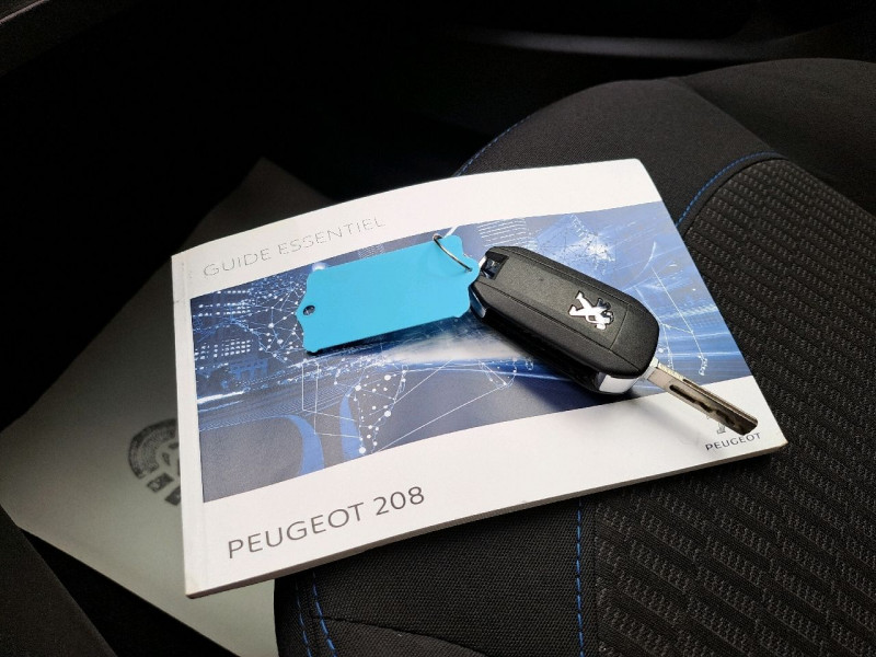 Photo 16 de l'offre de PEUGEOT 208 1.2 PURETECH 82CH E6.2 EVAP SIGNATURE 5P à 12290€ chez Carlyss automobiles Vitré