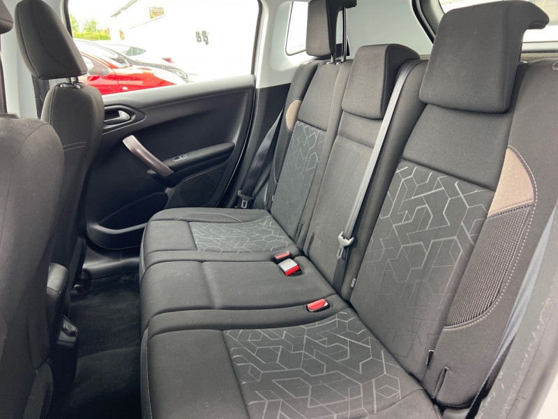 Photo 6 de l'offre de PEUGEOT 2008 1.2 PURETECH ACTIVE à 10790€ chez Carlyss automobiles Vitré