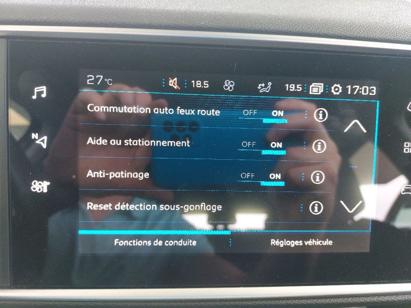 Photo 14 de l'offre de PEUGEOT 308 SW 1.2 PURETECH 130CH S&S ALLURE PACK à 18990€ chez Carlyss automobiles Vitré