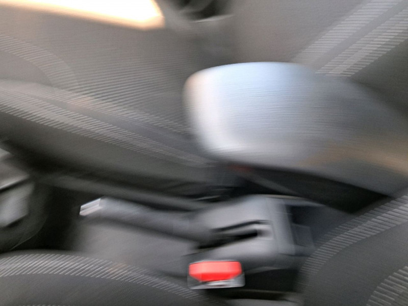 Photo 17 de l'offre de PEUGEOT 208 1.2 PURETECH 110CH E6.C ALLURE BUSINESS S&S 5P à 14990€ chez Carlyss automobiles Vitré