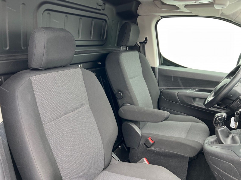 Photo 6 de l'offre de CITROEN BERLINGO VAN M 650KG BLUEHDI 100 S&S DRIVER BVM5 à 14790€ chez Carlyss automobiles Vitré