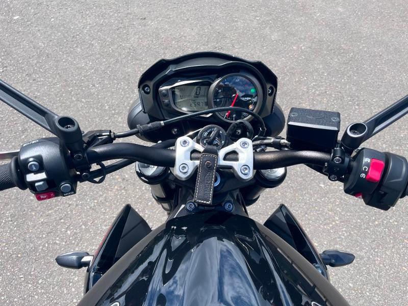 Photo 9 de l'offre de TRIUMPH Street Triple 765 R 1ere main à 8690€ chez Franck motos