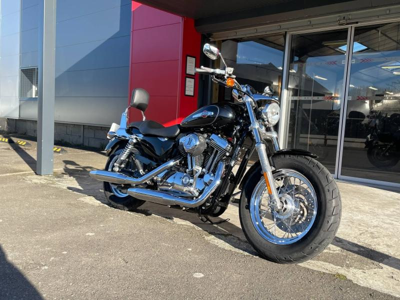 Photo 2 de l'offre de HARLEY-DAVIDSON Sportster Sportster XL 1200 C Custom Noir 2011 à 9490€ chez Franck motos