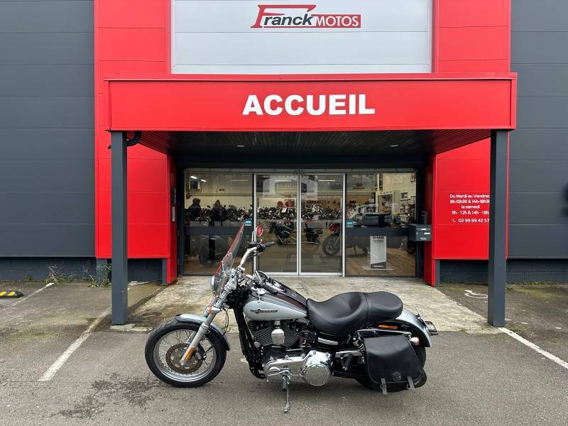 Photo 10 de l'offre de HARLEY-DAVIDSON Dyna Super Glide Dyna Super Glide Custom 1584 Bicolore ABS 2012 à 10490€ chez Franck motos