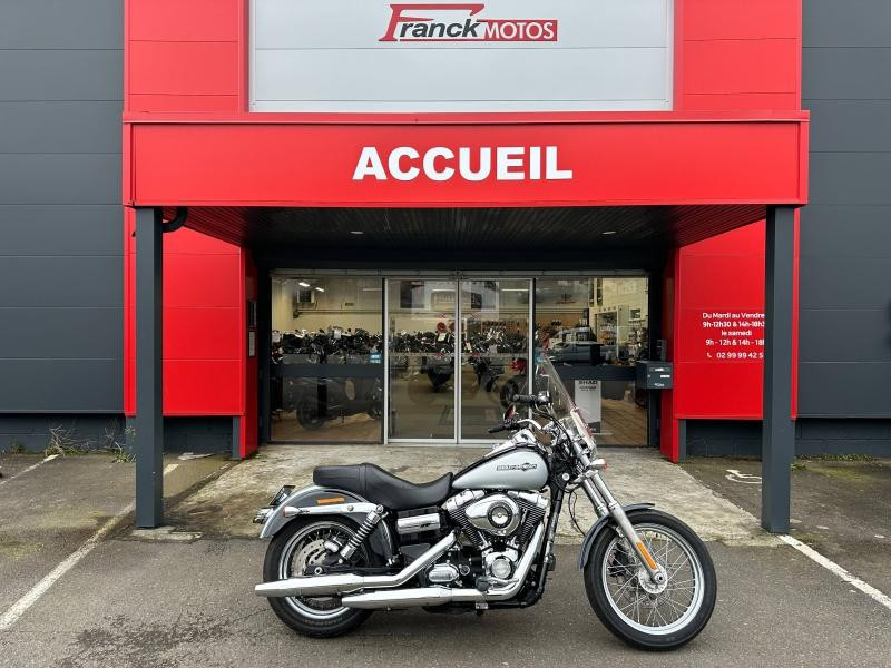 Photo 2 de l'offre de HARLEY-DAVIDSON Dyna Super Glide Dyna Super Glide Custom 1584 Bicolore ABS 2012 à 10490€ chez Franck motos