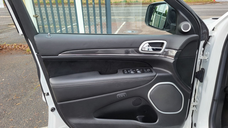 Photo 20 de l'offre de JEEP GRAND CHEROKEE 6.4 V8 HEMI 468CH SRT BVA8 à 51990€ chez Maximum Automobiles