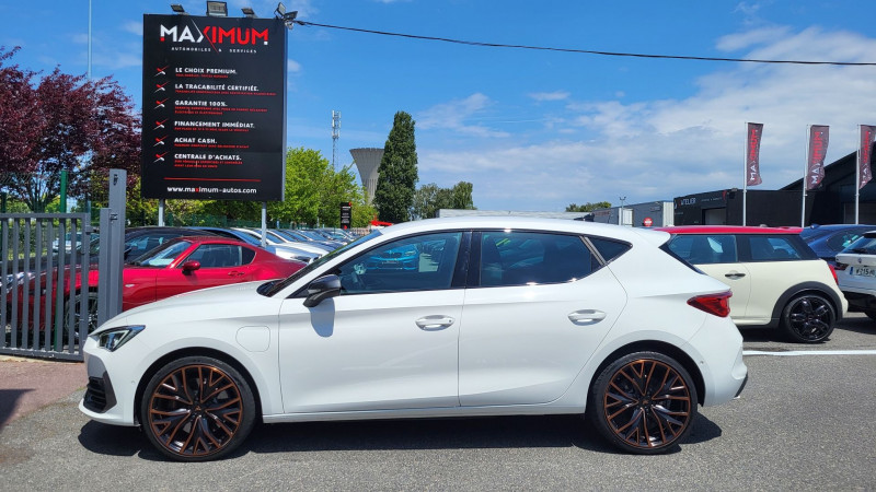 Photo 7 de l'offre de CUPRA LEON 1.4 E-HYBRID 245CH VZ DSG6 à 28990€ chez Maximum Automobiles