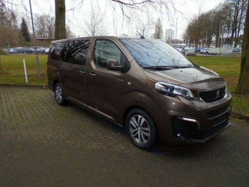 Peugeot TRAVELLER 2.0 BLUEHDI 150CH S&S LONG ALLURE Diesel RICH OAK Occasion à vendre
