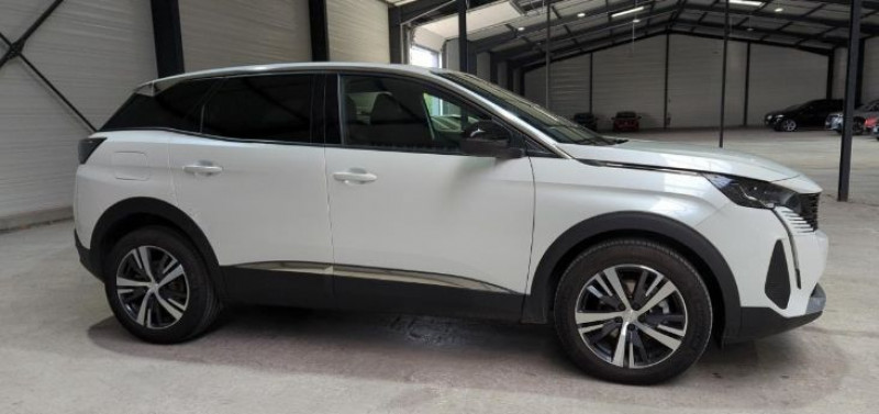 Photo 2 de l'offre de PEUGEOT 3008 HYBRID 136CH ALLURE PACK E-DCS6 à 26990€ chez NEOVEO