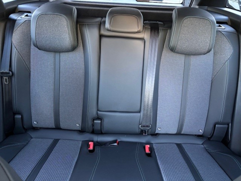 Photo 10 de l'offre de PEUGEOT 3008 HYBRID 225CH ALLURE PACK E-EAT8 à 24990€ chez NEOVEO