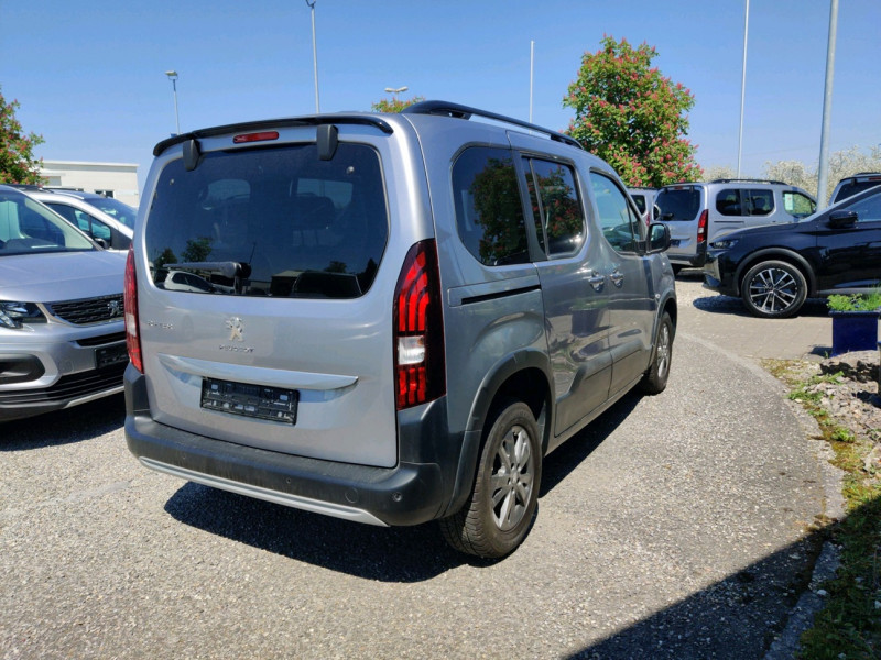 Photo 2 de l'offre de PEUGEOT RIFTER 1.5 BLUEHDI 130CH S&S STANDARD ALLURE PACK à 23990€ chez NEOVEO