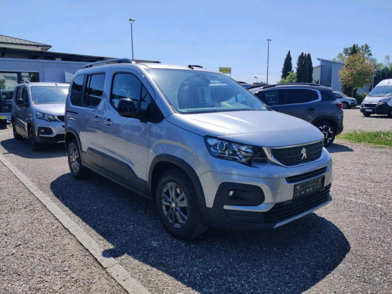 Photo 2 de l'offre de PEUGEOT RIFTER 1.5 BLUEHDI 130CH S&S STANDARD ALLURE PACK à 23990€ chez NEOVEO