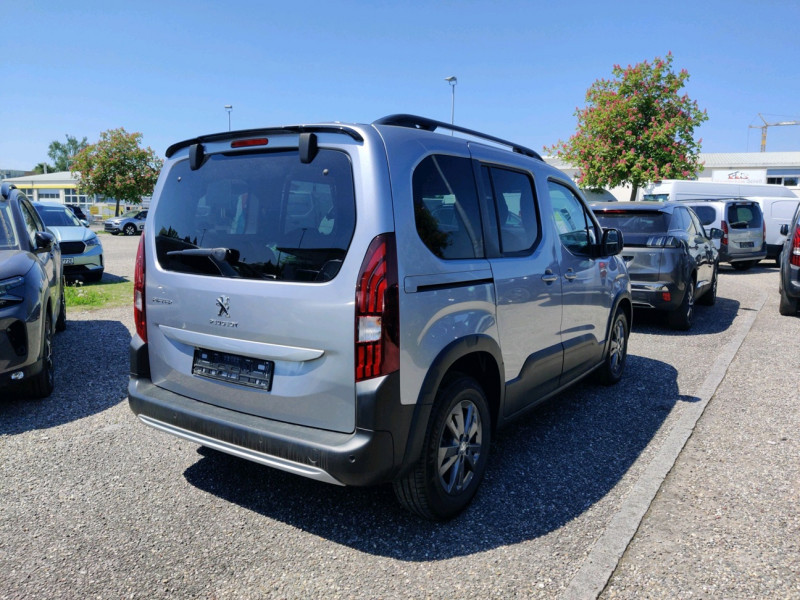 Photo 4 de l'offre de PEUGEOT RIFTER 1.5 BLUEHDI 130CH S&S STANDARD ALLURE PACK à 23990€ chez NEOVEO