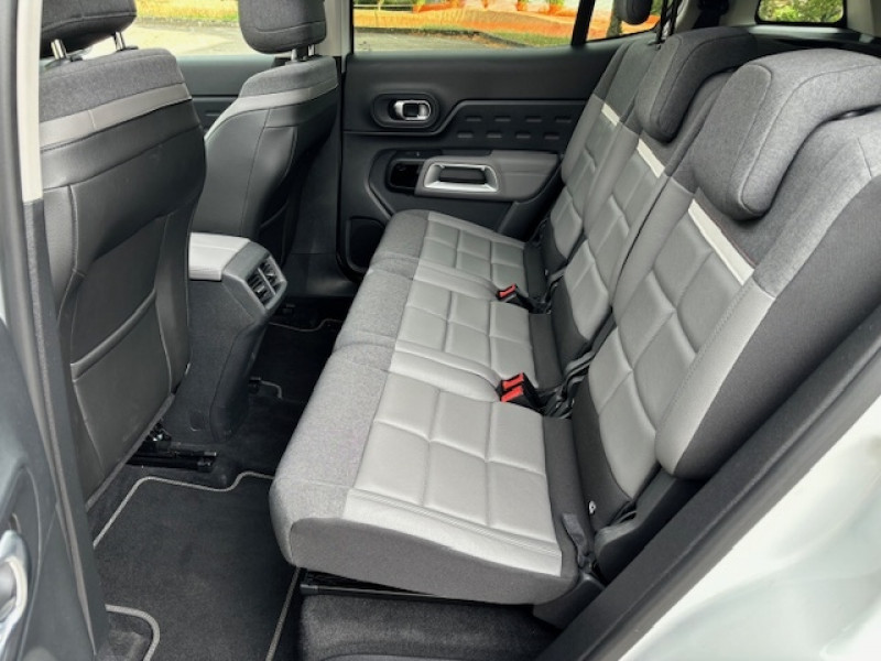 Photo 13 de l'offre de CITROEN C5 AIRCROSS HYBRID 225CH SHINE PACK E-EAT8 TOIT OUVRANT à 23990€ chez NEOVEO