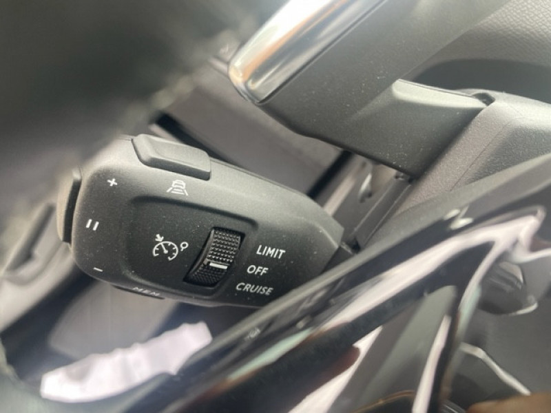 Photo 14 de l'offre de PEUGEOT 3008 HYBRID 136CH ALLURE PACK E-DCS6 à 25990€ chez NEOVEO