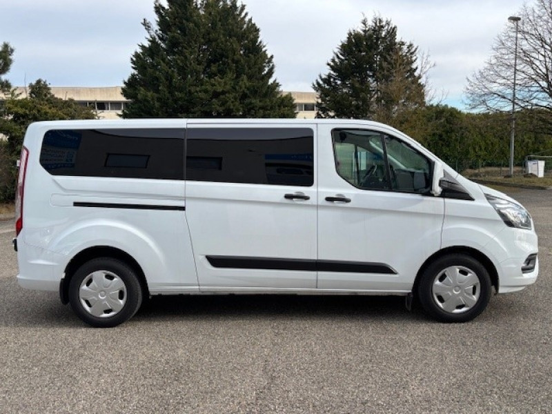 Photo 5 de l'offre de FORD TRANSIT CUSTOM KOMBI 320 L2H1 2.0 ECOBLUE 130CH MHEV TREND BUSINESS 7CV à 30990€ chez NEOVEO