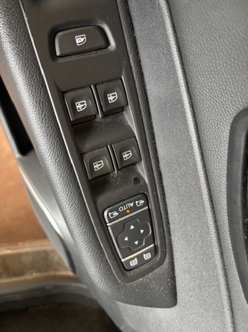 Photo 12 de l'offre de RENAULT CAPTUR 1.2 TCE 120CH ENERGY INTENS à 8890€ chez NEOVEO