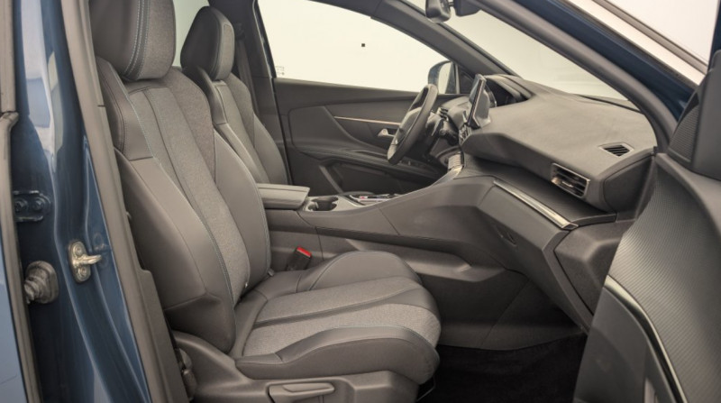 Photo 5 de l'offre de PEUGEOT 3008 HYBRID 136CH ALLURE PACK E-DCS6 à 22990€ chez NEOVEO