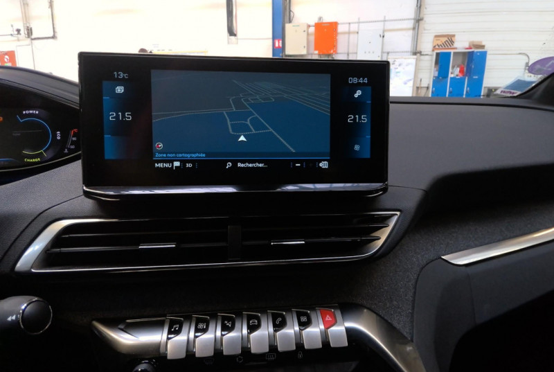 Photo 6 de l'offre de PEUGEOT 5008 HYBRID 136CH ALLURE PACK E-DCS6 à 25990€ chez NEOVEO