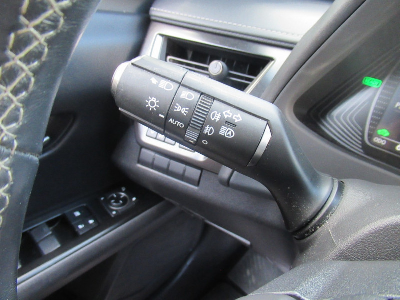 Photo 13 de l'offre de LEXUS UX 250H 2WD PACK BUSINESS MY20 à 22990€ chez J'NOV AUTO