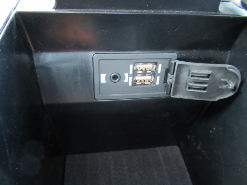 Photo 16 de l'offre de LEXUS UX 250H 2WD PACK BUSINESS MY20 à 22990€ chez J'NOV AUTO