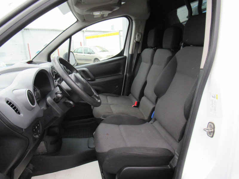 Photo 6 de l'offre de CITROEN BERLINGO XL 1.6 BLUEHDI 100 S&S CLUB ETG6 à 11990€ chez J'NOV AUTO