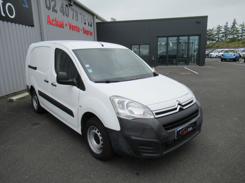 Photo 2 de l'offre de CITROEN BERLINGO XL 1.6 BLUEHDI 100 S&S CLUB ETG6 à 11990€ chez J'NOV AUTO