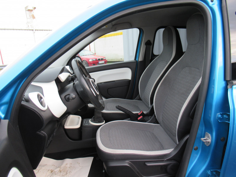 Photo 7 de l'offre de RENAULT TWINGO III 1.0 SCE 70CH STOP&START INTENS ECO² à 8490€ chez J'NOV AUTO