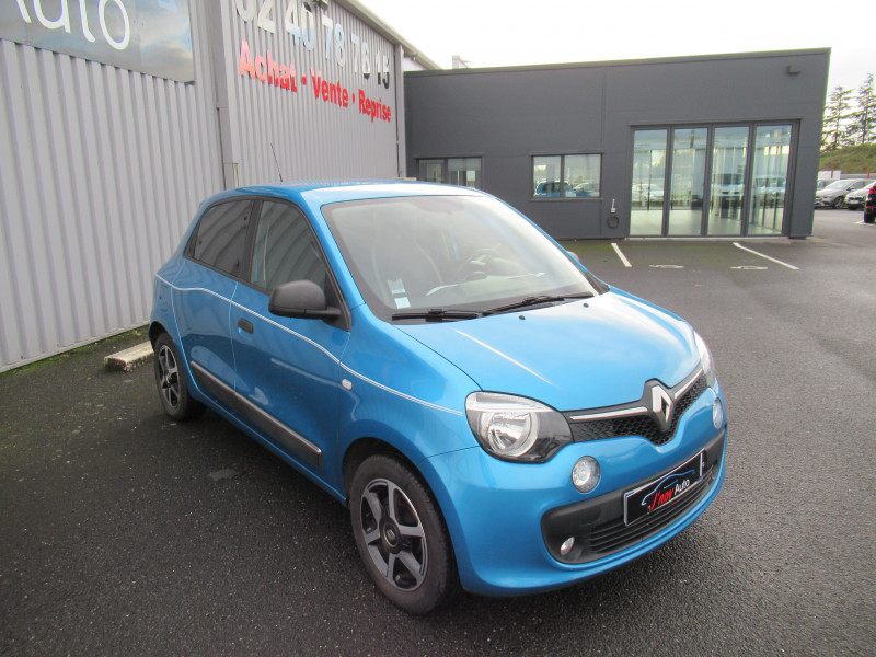 Photo 2 de l'offre de RENAULT TWINGO III 1.0 SCE 70CH STOP&START INTENS ECO² à 8490€ chez J'NOV AUTO