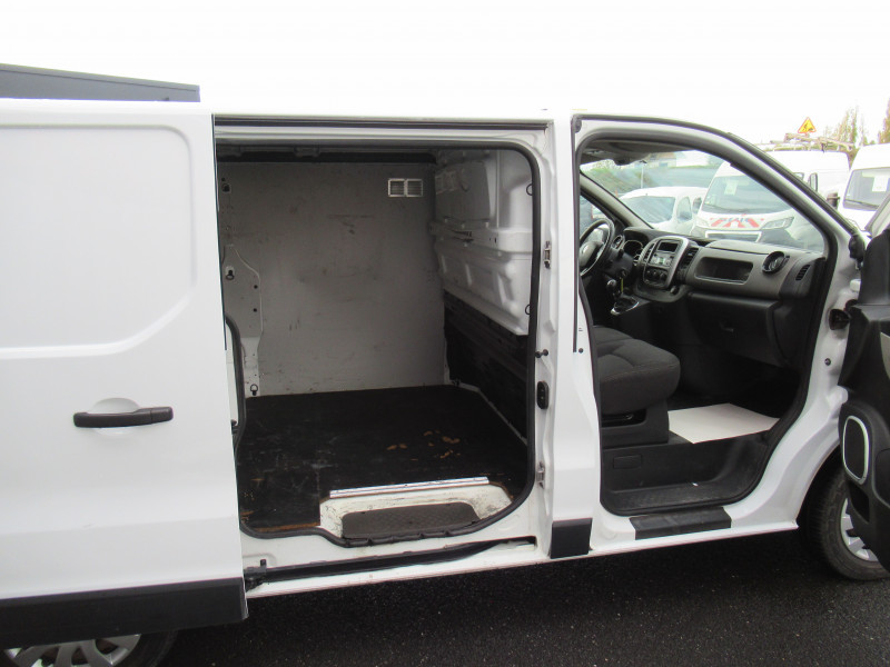 Photo 6 de l'offre de RENAULT TRAFIC III FG L1H1 1200 1.6 DCI 120CH GRAND CONFORT EURO6 à 16490€ chez J'NOV AUTO