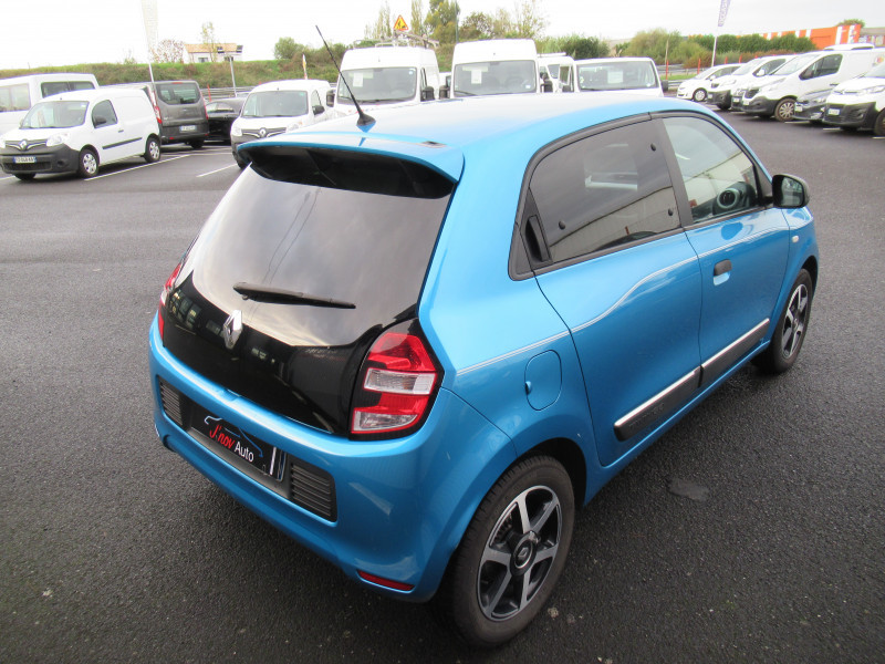 Photo 4 de l'offre de RENAULT TWINGO III 1.0 SCE 70CH STOP&START INTENS ECO² à 8490€ chez J'NOV AUTO