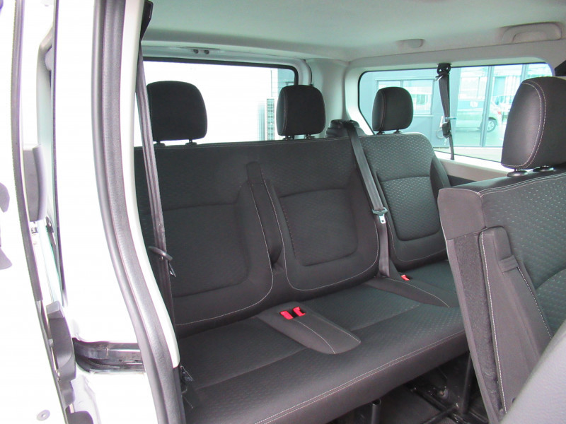 Photo 8 de l'offre de OPEL VIVARO COMBI 1.6 CDTI BITURBO 125 K2900 L2H1 COMBI + ECOFLEX START/STOP E6 à 22490€ chez J'NOV AUTO