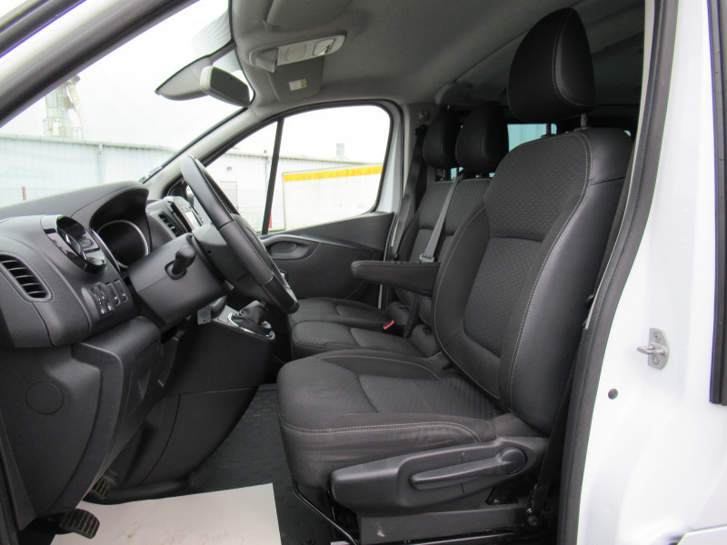 Photo 10 de l'offre de OPEL VIVARO COMBI 1.6 CDTI BITURBO 125 K2900 L2H1 COMBI + ECOFLEX START/STOP E6 à 22490€ chez J'NOV AUTO