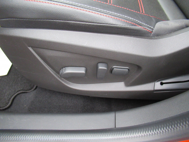 Photo 17 de l'offre de RENAULT ARKANA 1.6 E-TECH 145CH RS LINE -21B à 24490€ chez J'NOV AUTO