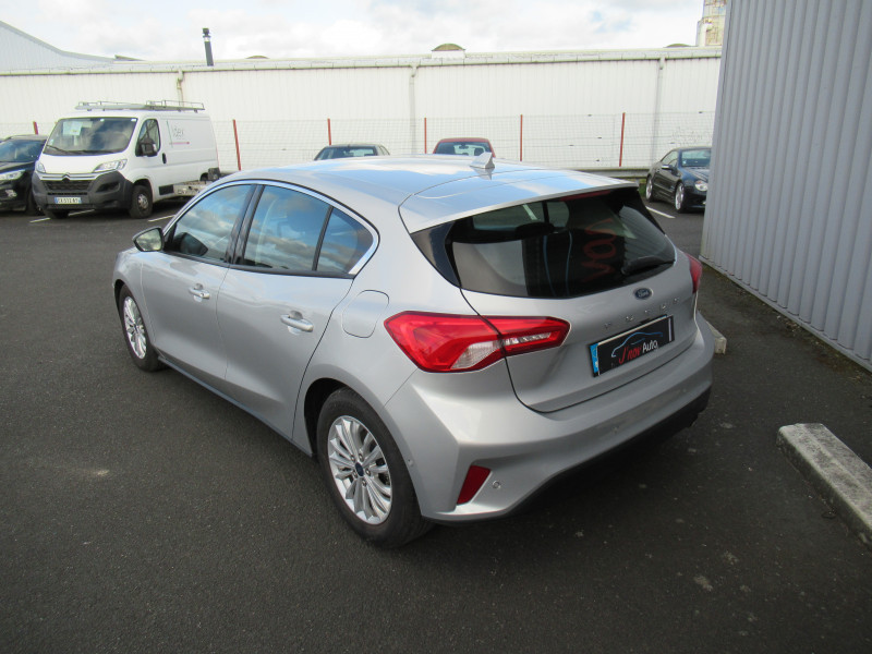 Photo 3 de l'offre de FORD FOCUS 1.5 ECOBLUE 120CH TITANIUM BVA à 16990€ chez J'NOV AUTO