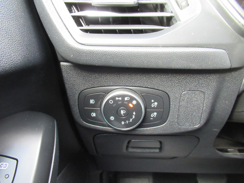 Photo 15 de l'offre de FORD FOCUS 1.5 ECOBLUE 120CH TITANIUM BVA à 16990€ chez J'NOV AUTO