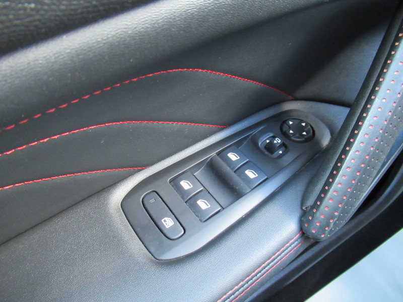 Photo 18 de l'offre de PEUGEOT 308 SW 1.5 BLUEHDI 130CH S&S GT LINE EAT8 à 16490€ chez J'NOV AUTO